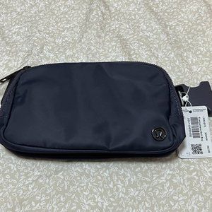 Lululemon everywhere belt bag moonwalk